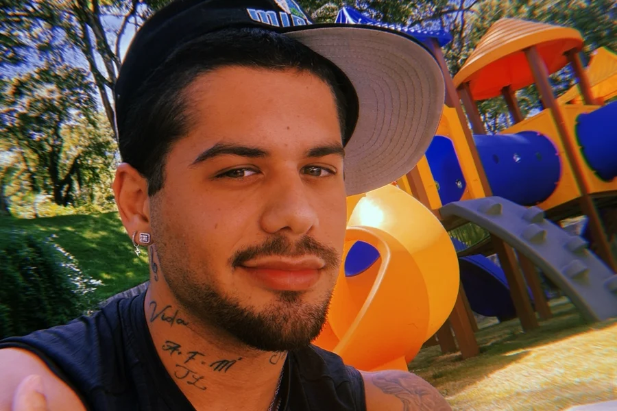 Zé Felipe quebra tabu ao revelar problema sexual e buscar tratamento especializado