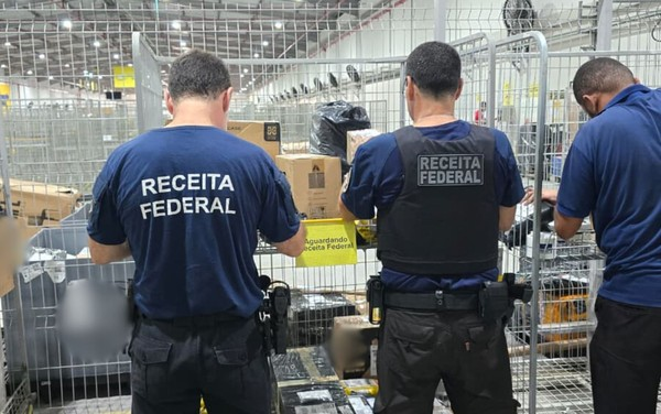 Receita Federal apreende cerca de 100 encomendas ilegais em Aracaju