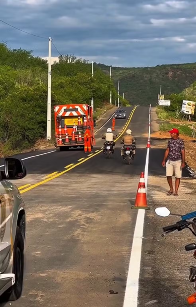 Tráfego é Liberado na AL-225 após recuperação de trecho rompido pelas chuvas