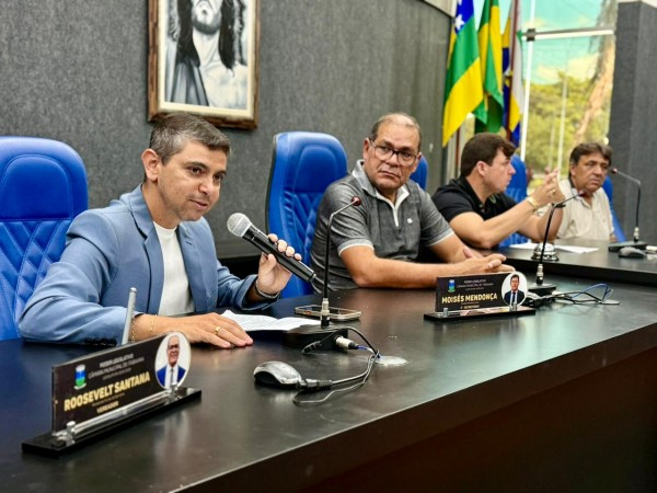 Prefeitura de Itabaiana realiza reunião e entrega à Câmara de Vereadores os projetos de subvenções que visam beneficiar 13 instituições