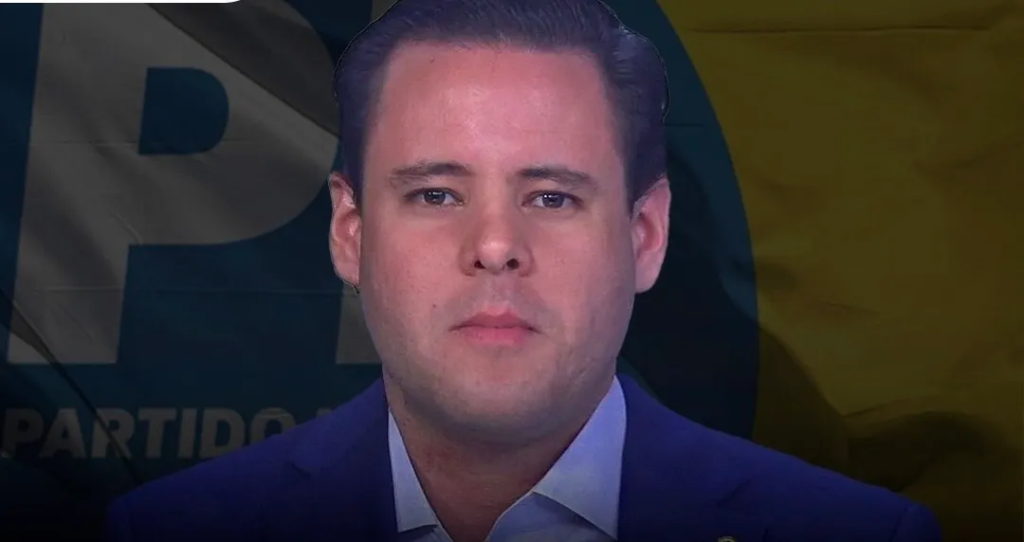 “Renuncie”: Rodrigo Valadares confronta Valmir de Francisquinho e desafia liderança de votos