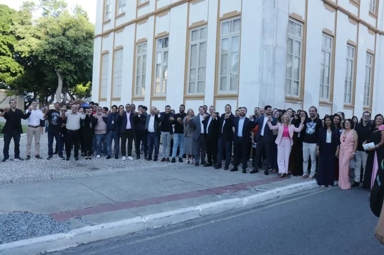 Câmara de Aracaju completa 171 anos com posse de servidores e abraço simbólico