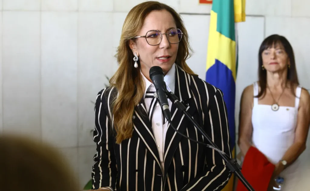 Deputada Katarina apresenta projeto para unificar atendimento em saúde a mulheres vítimas de violência