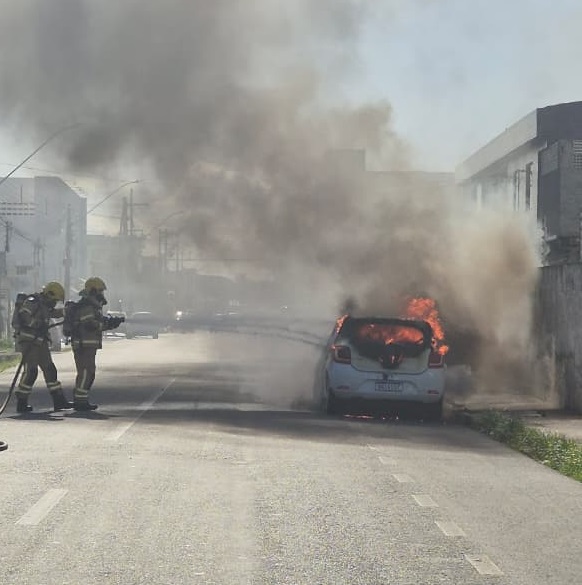 incendioemcarrofotomaior cbm