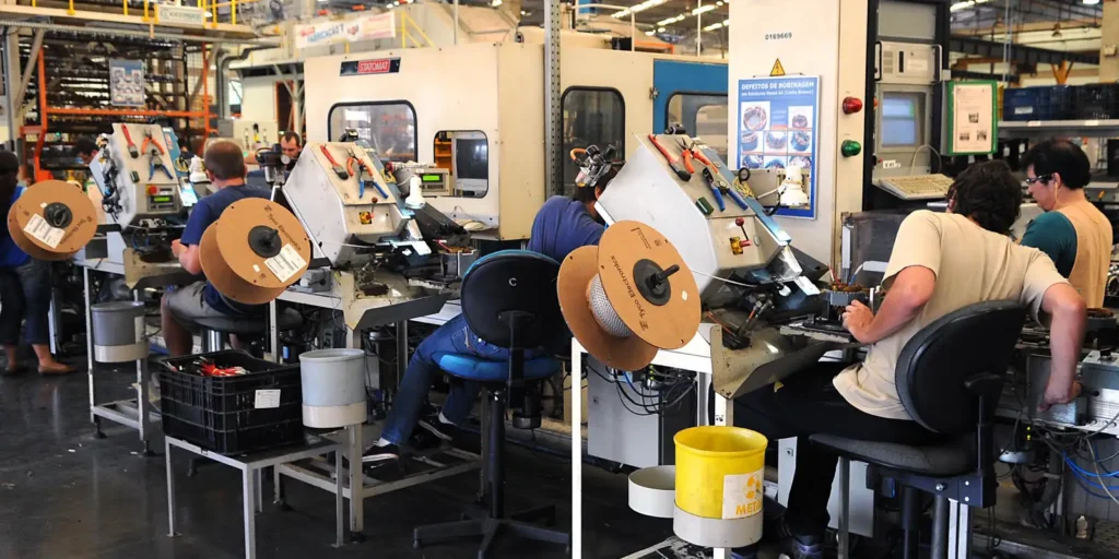 Alta de 1,8% da produção industrial em janeiro não compensa perdas do fim de 2025