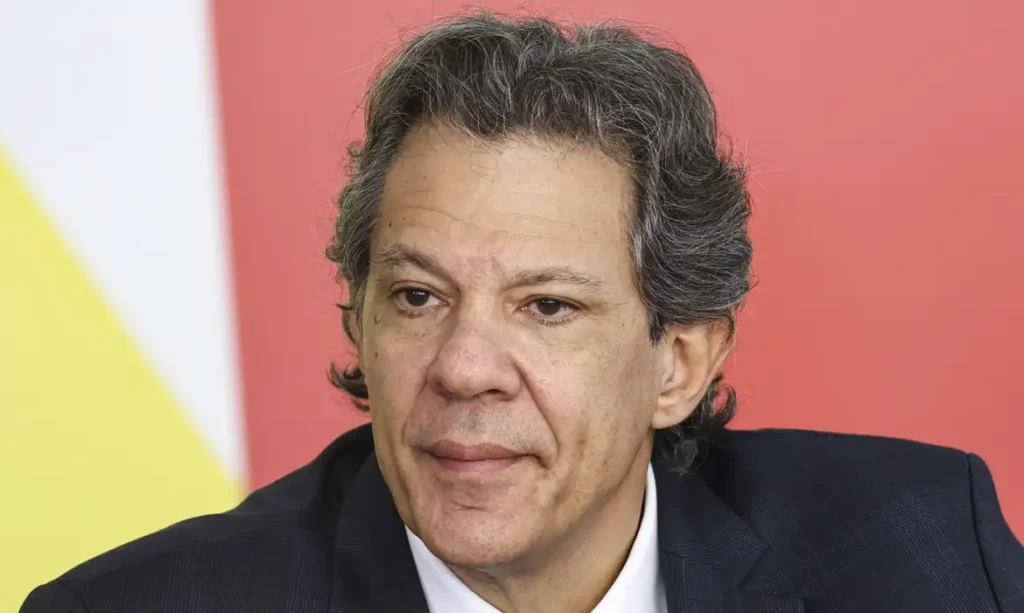 Haddad vai propor a estados alteração do ICMS para conter alta dos combustíveis