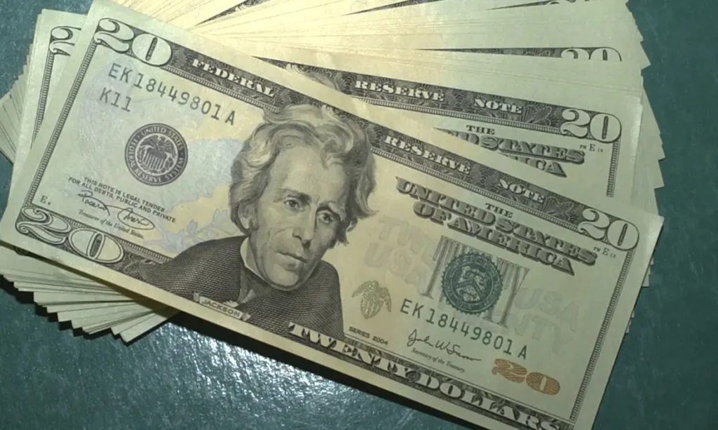 Apesar de tensões no Oriente Médio, dólar recua 1,27% na semana e bolsa fecha a semana em alta