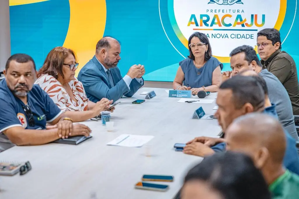 Prefeita Emília Corrêa anuncia reajuste de 5,24% para servidores efetivos de Aracaju