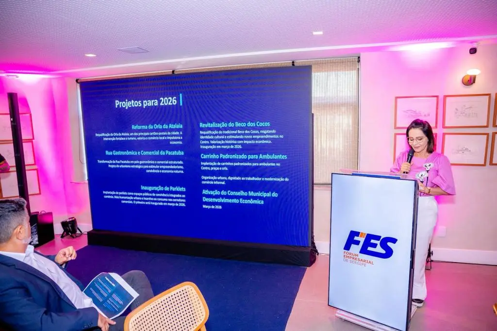 Emília apresenta avanços e projetos para desenvolver Aracaju em almoço com empresários