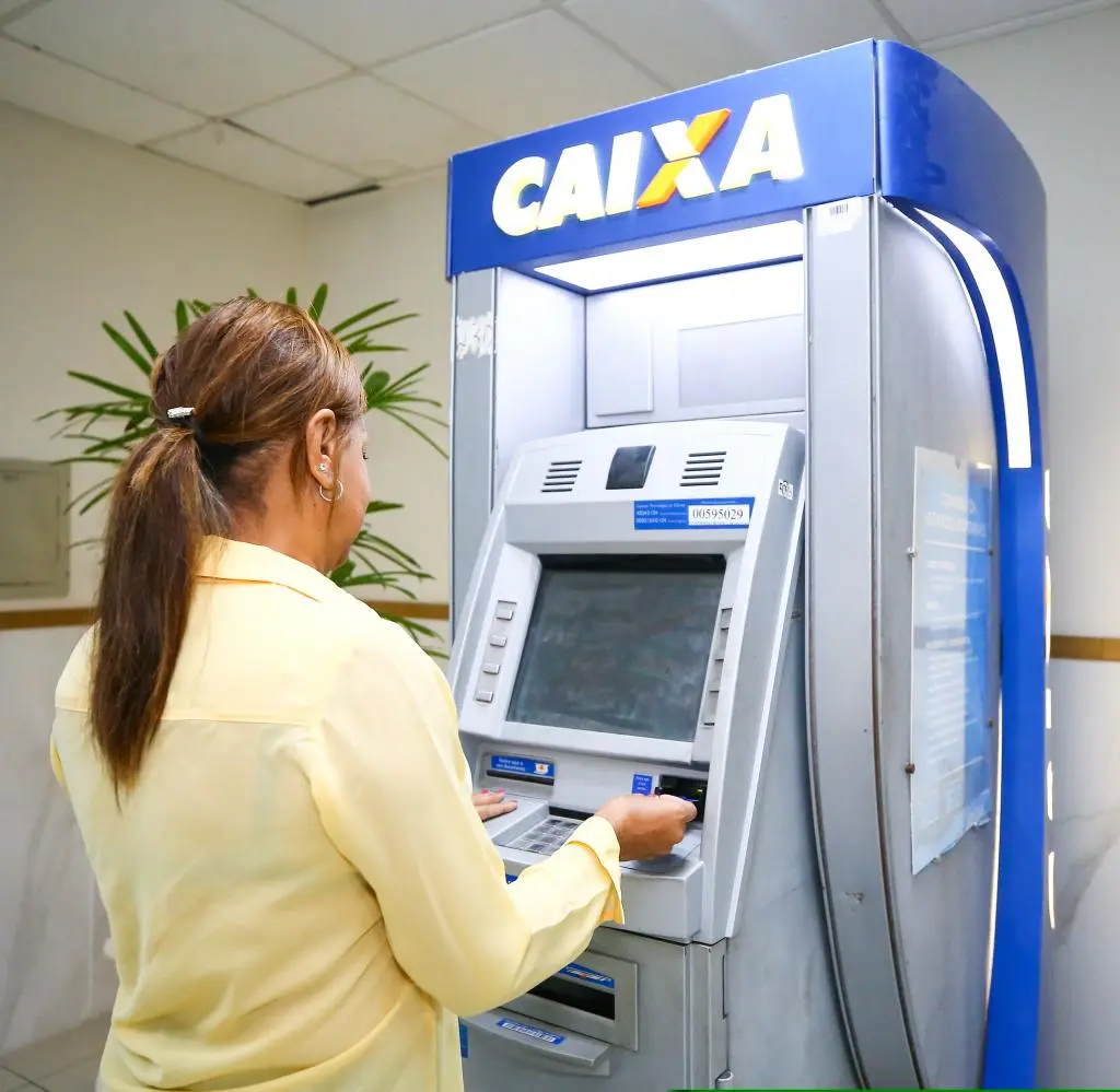 Prefeitura de Aracaju antecipa pagamento salarial de março e injeta mais de R$ 85 milhões na economia