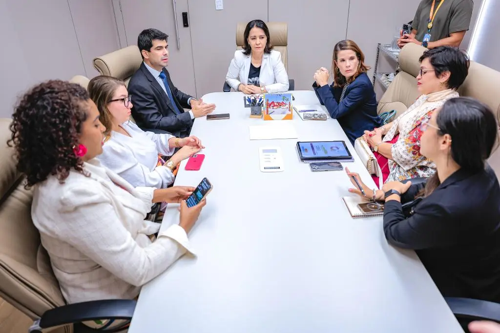 Prefeita Emília Corrêa reúne OAB-SE e SerMulher para discutir ações contra o feminicídio