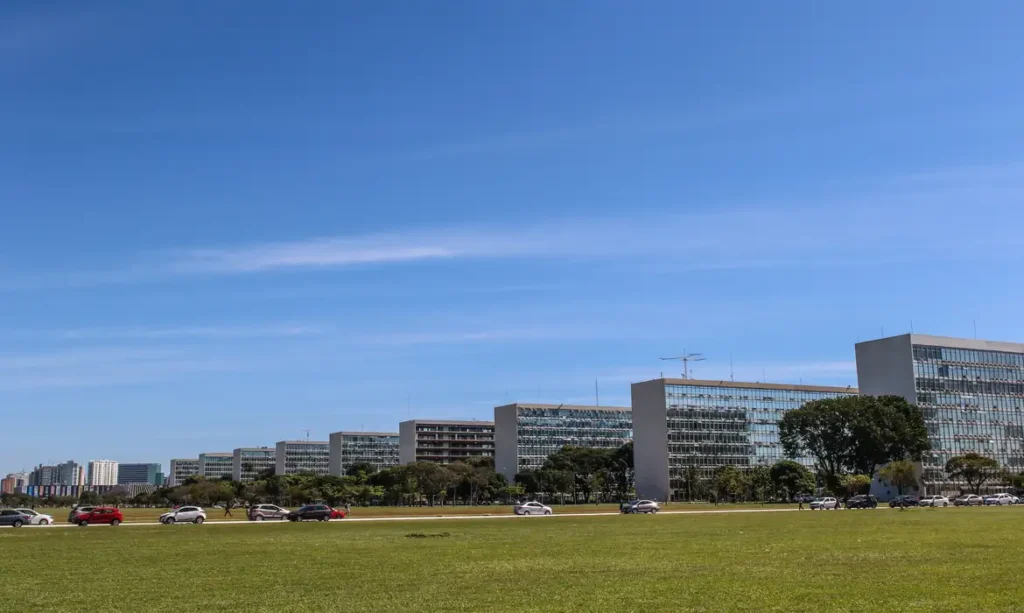 Governo bloqueia R$ 1,26 bilhão do Executivo e R$ 334 milhões em emendas