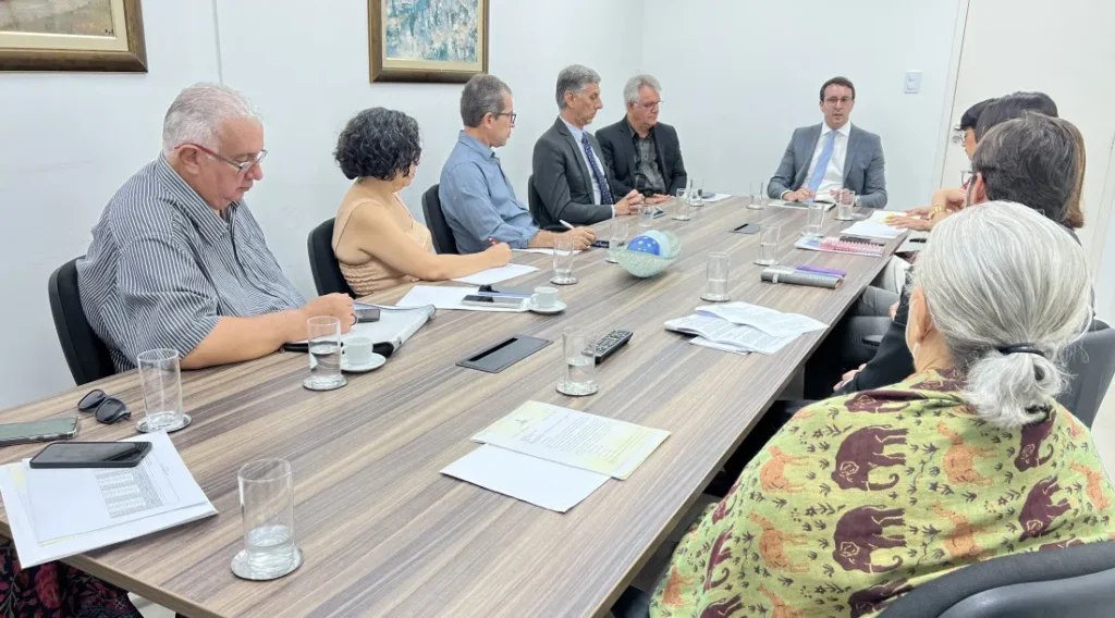 PGE recebe representantes do Sintese para tratar de questões da carreira do magistério estadual