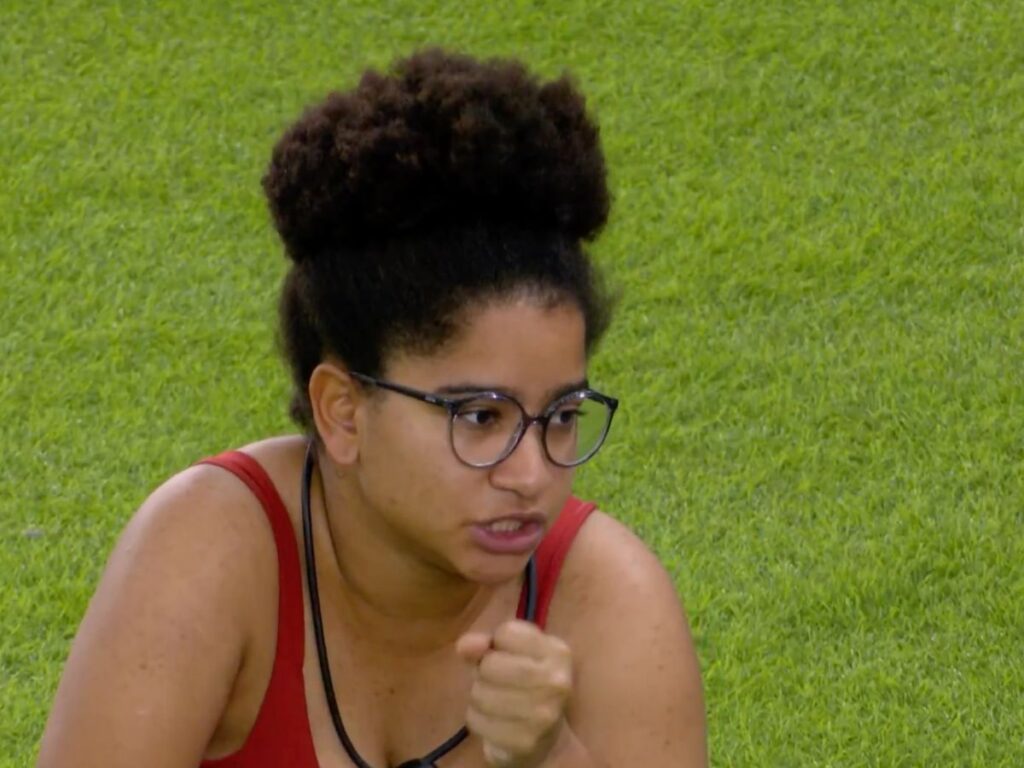 Milena reclama de distanciamento após Ana Paula trocar de cama no BBB26