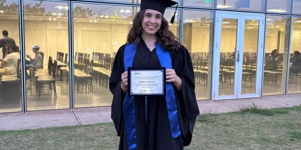 Brasileira recebe menção honrosa em concurso internacional de biologia quântica