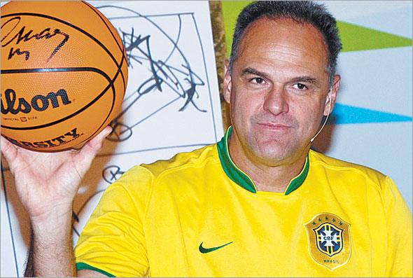 Morre Oscar Schmidt, lenda do basquete brasileiro, aos 68 anos