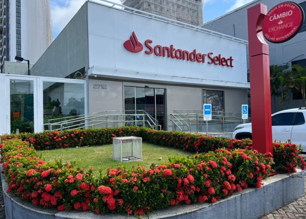 Santander lança programa de capacitação para PcDs para atuar em assessoria de investimentos em Sergipe