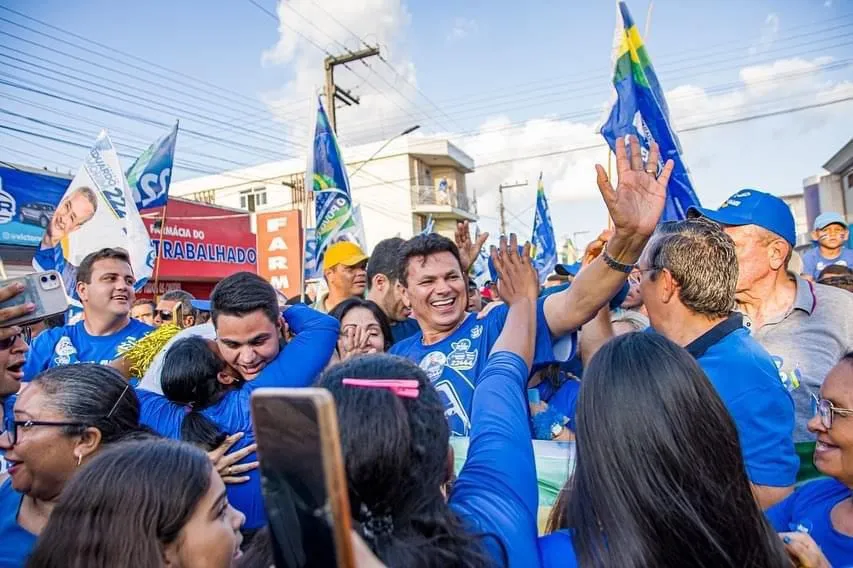 Valmir lidera cenário estimulado com 39,9% e venceria no 2º turno, aponta pesquisa W1