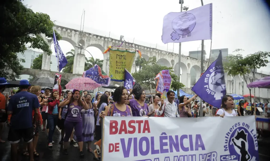 Violência sexual eleva em 74% risco de doenças cardíacas entre mulheres, diz estudo