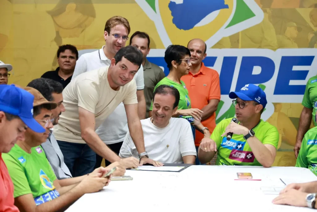 Paulo Júnior acompanha assinatura de ordem de serviço para trecho complementar da rodovia SE-255 entre Itabaiana e Itaporanga d’Ajuda