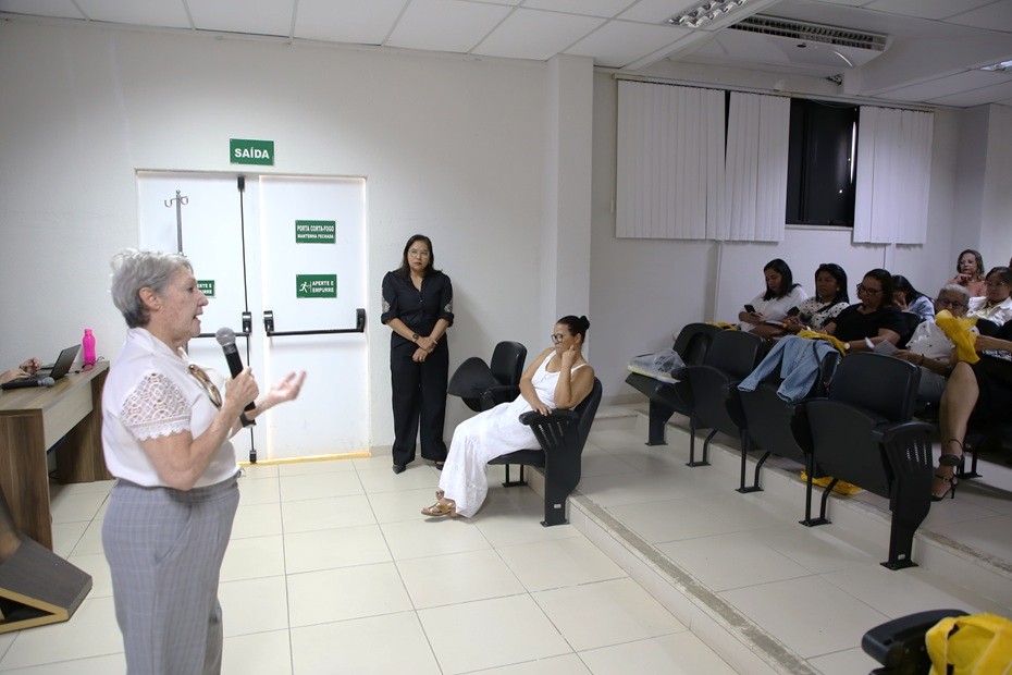 Bibliotecas prisionais ganham reforço com formação de agentes em leitura inclusiva