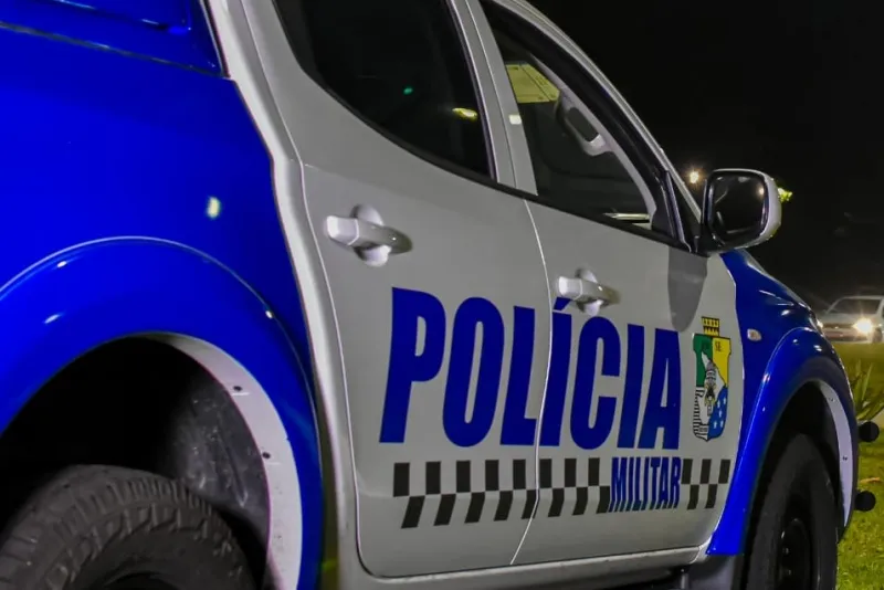 Homem é detido pela PM após discutir por som alto e agredir vizinha em Tobias Barreto