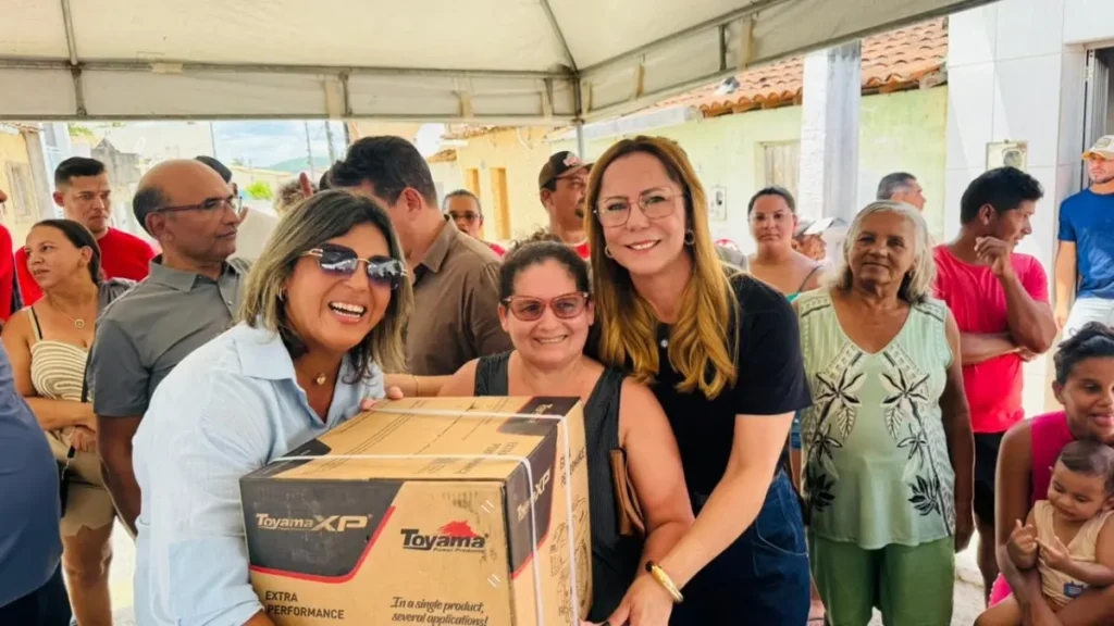 Deputada Delegada Katarina entrega equipamentos e promove capacitações para pescadores em Amparo e São Cristóvão