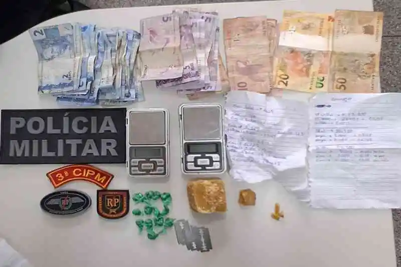 PM prende suspeito e apreende drogas, balanças e dinheiro em Maruim