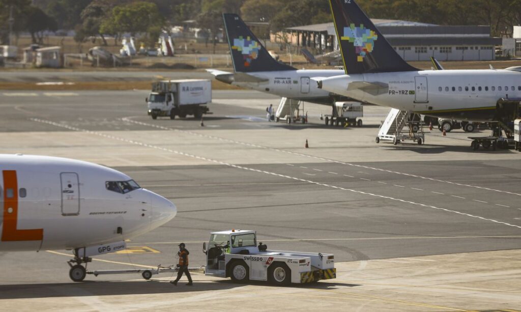 Companhias aéreas alertam para impactos “severos” após aumento de 55% no querosene