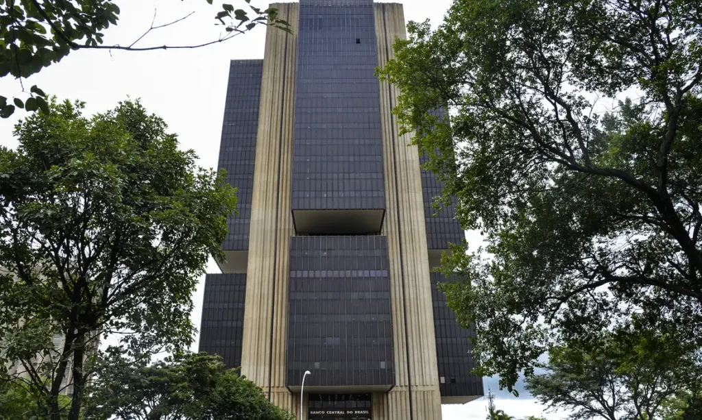 Banco Central reduz taxa Selic para 14,5% ao ano