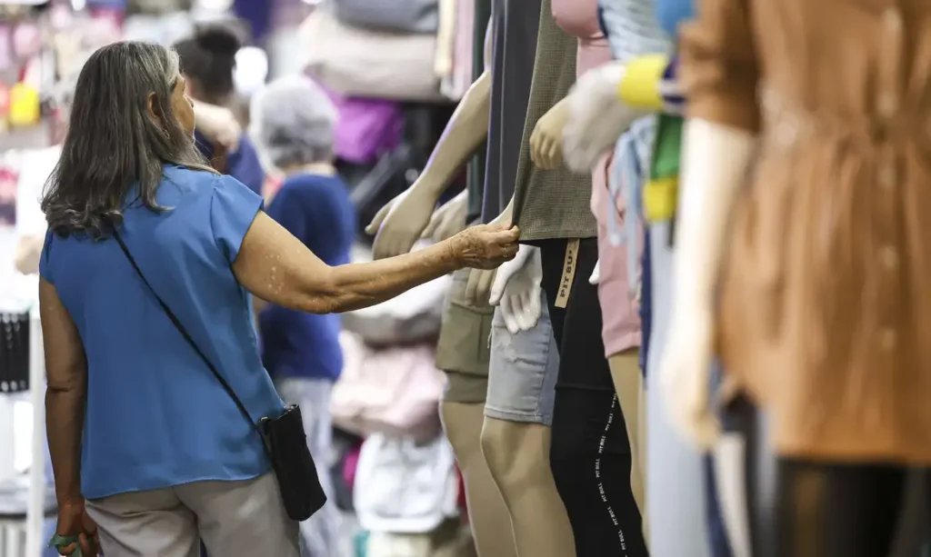 Economia prateada movimenta R$ 2 trilhões e cresce entre consumidores e empreendedores