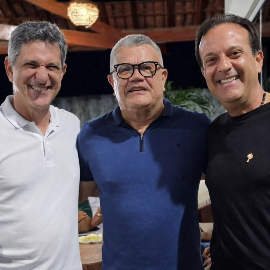 Em clima de festa, André Moura e Rogério Carvalho dançam juntos e deixam aliança para o “tempo de Deus”