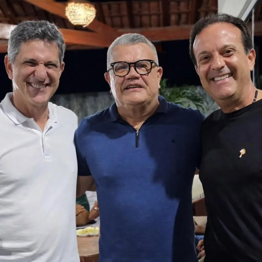 Em clima de festa, André Moura e Rogério Carvalho dançam juntos e deixam aliança para o “tempo de Deus”