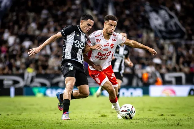 Show de Seis Gols: Ceará e Vila Nova empatam em 3 a 3 no Castelão