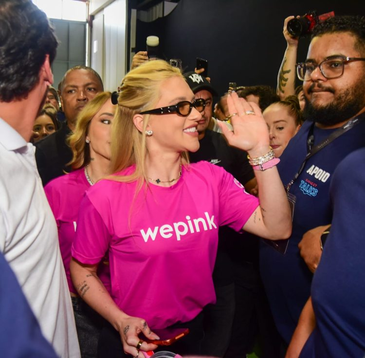 Poder de Influência: Virginia Fonseca causa tumulto em evento fitness