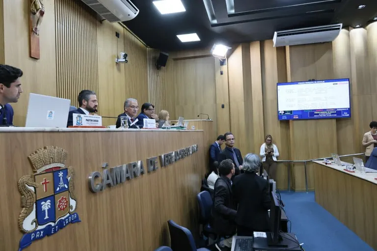Câmara de Aracaju aprova projetos e promove debate sobre infância, inclusão e clima