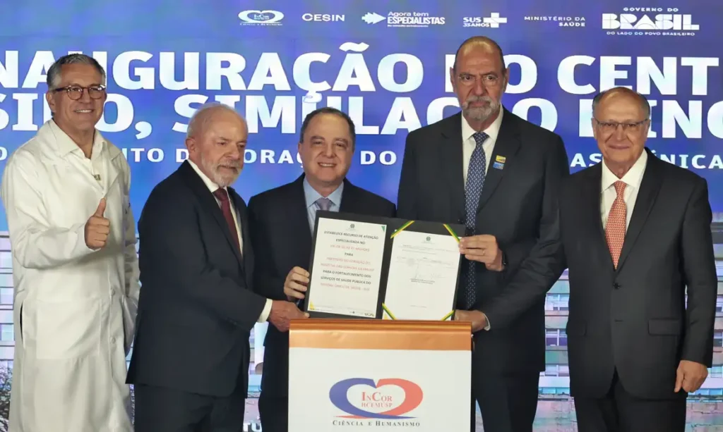 Lula sanciona lei que regula vacina e medicamentos de alto custo contra o câncer