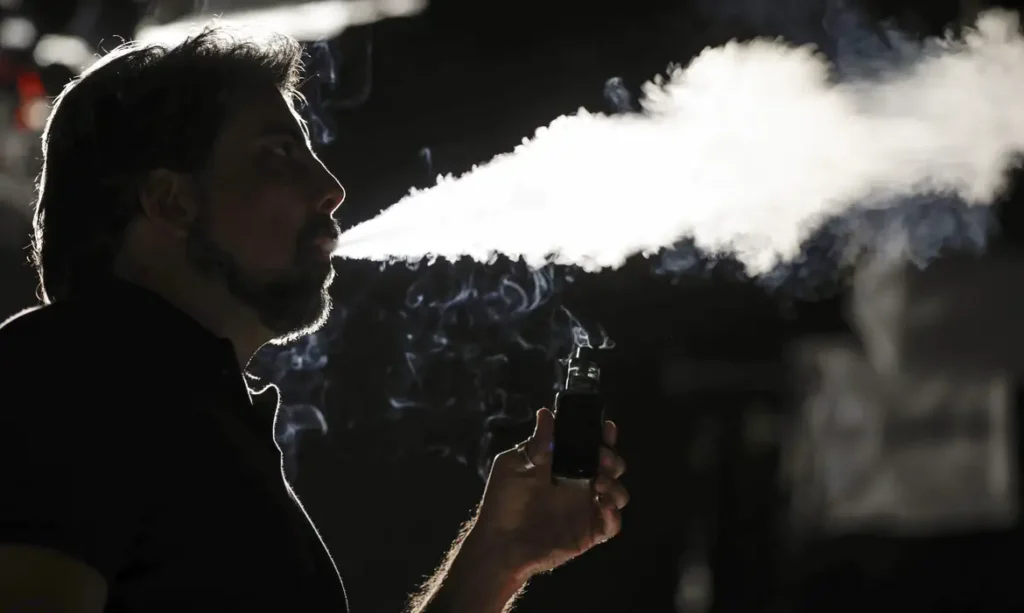 Instituições lançam carta com orientações para pesquisas sobre vapes