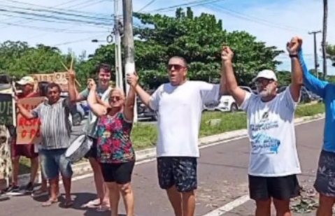 Moradores fazem protesto em Aruana após oito dias sem água; concessionária e autoridades se manifestam
