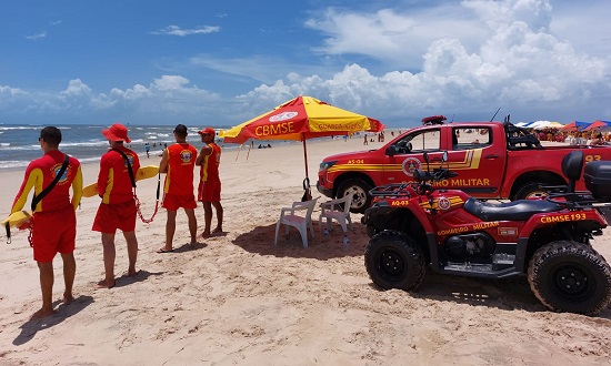 Bombeiros de Sergipe lançam Operação Tiradentes nas praias durante feriado