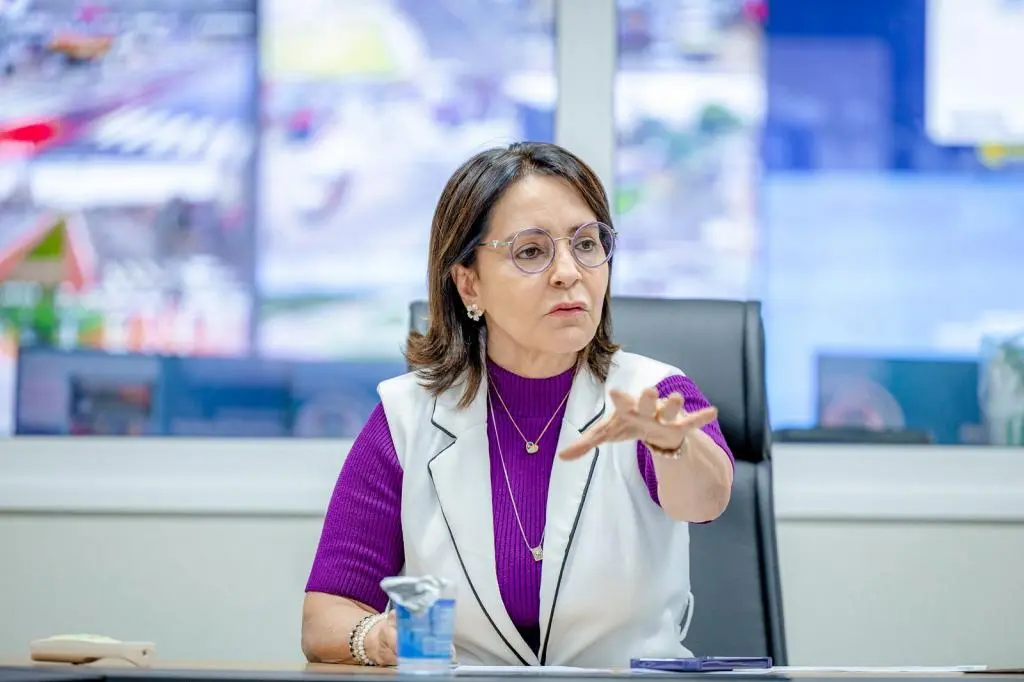 Prefeita Emília autoriza pagamento de indenizações a feirantes do Mercado Maria Virgínia Leite e ordena obras emergenciais