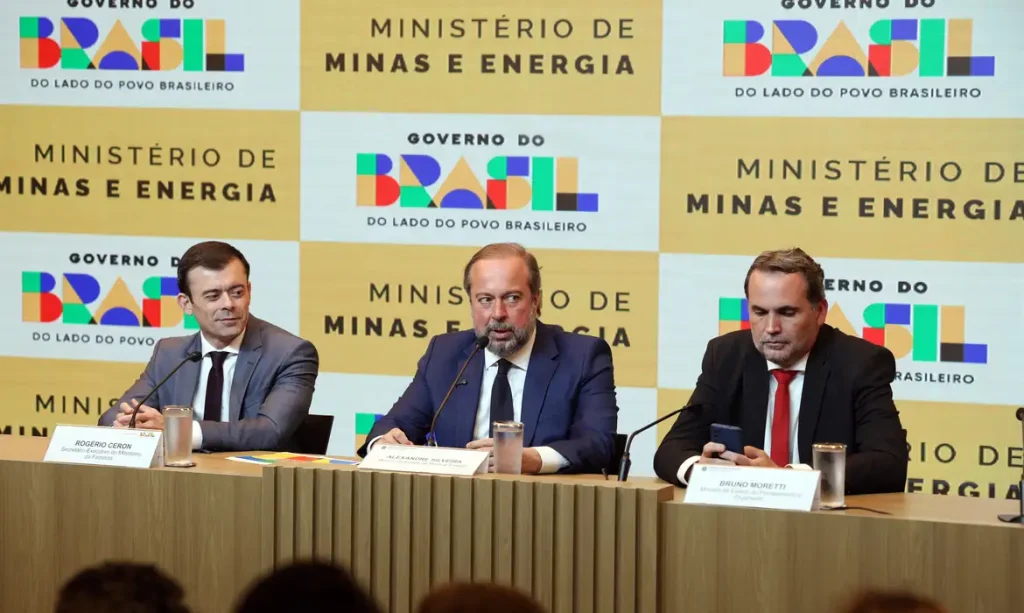 Governo anuncia subvenção para reduzir impacto do aumento da gasolina e do diesel