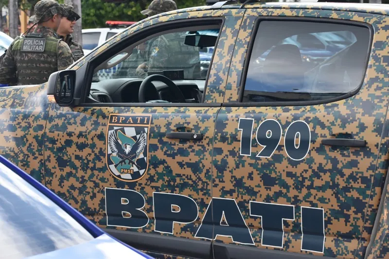 Policiais do BPATI prendem dois homens com mandados por homicídio, furto e crime sexual em Umbaúba e Lagarto