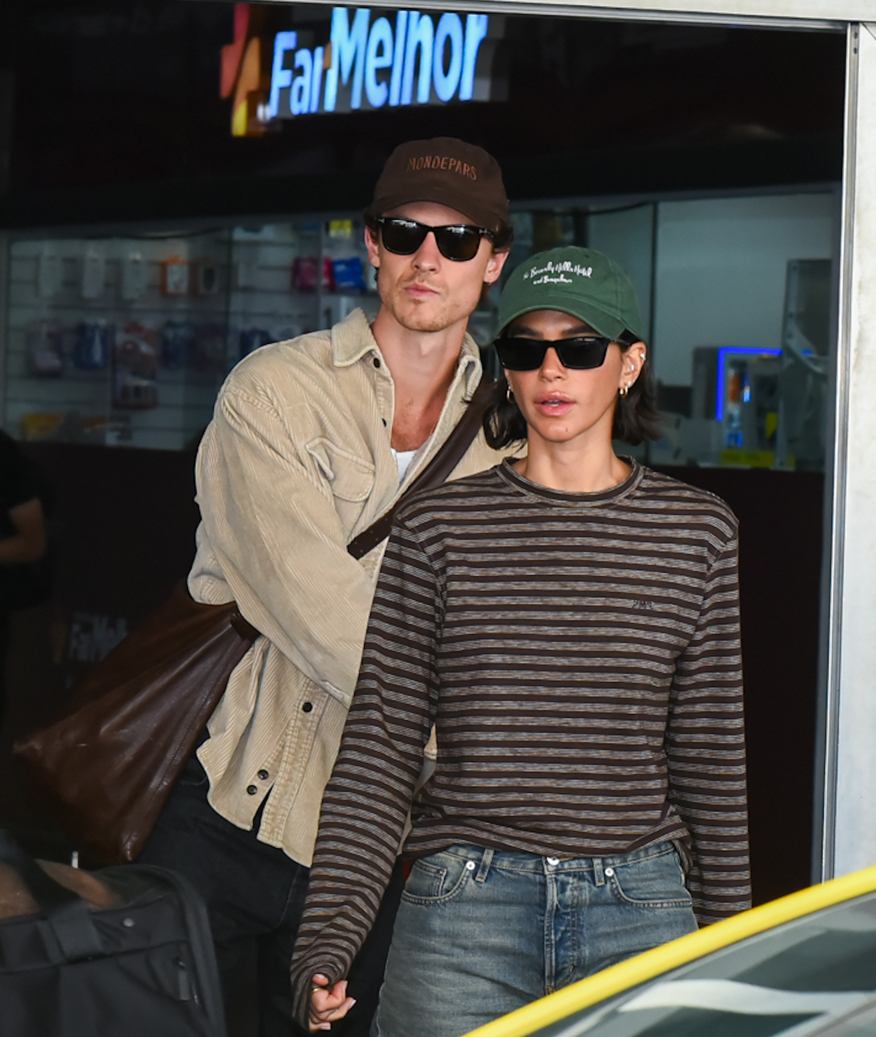 Bruna-Marquezine-Shawn-Mendes-2544