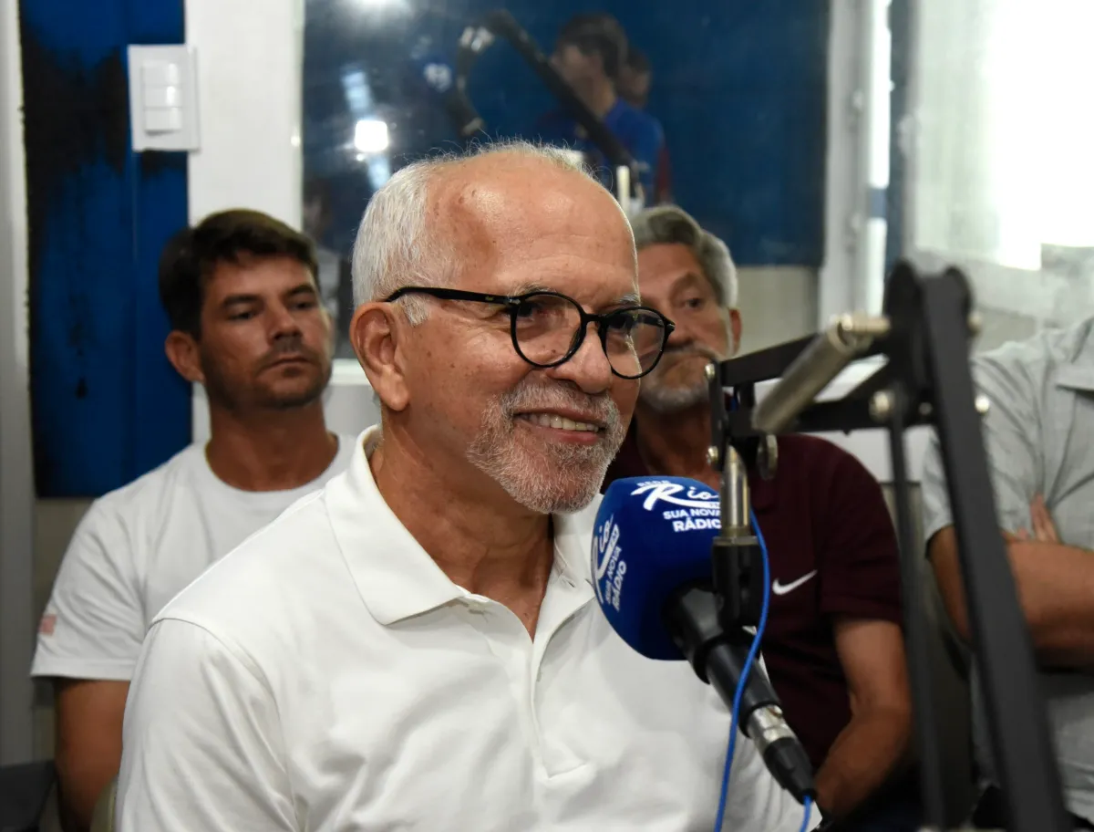 Edvaldo_Rio-FM_Foto-Ana-Licia-Menezes-scaled-1