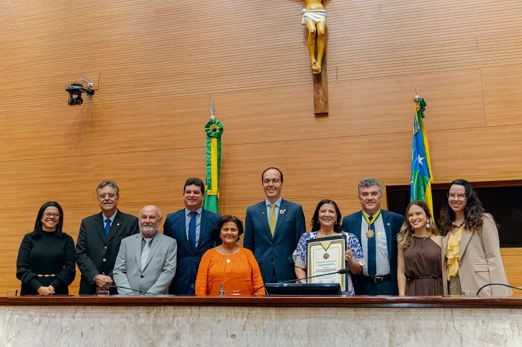 Entrega-da-Medalha-da-Ordem-do-Merito-Parlamentar-ao-Hospital-de-Cirurgia-4
