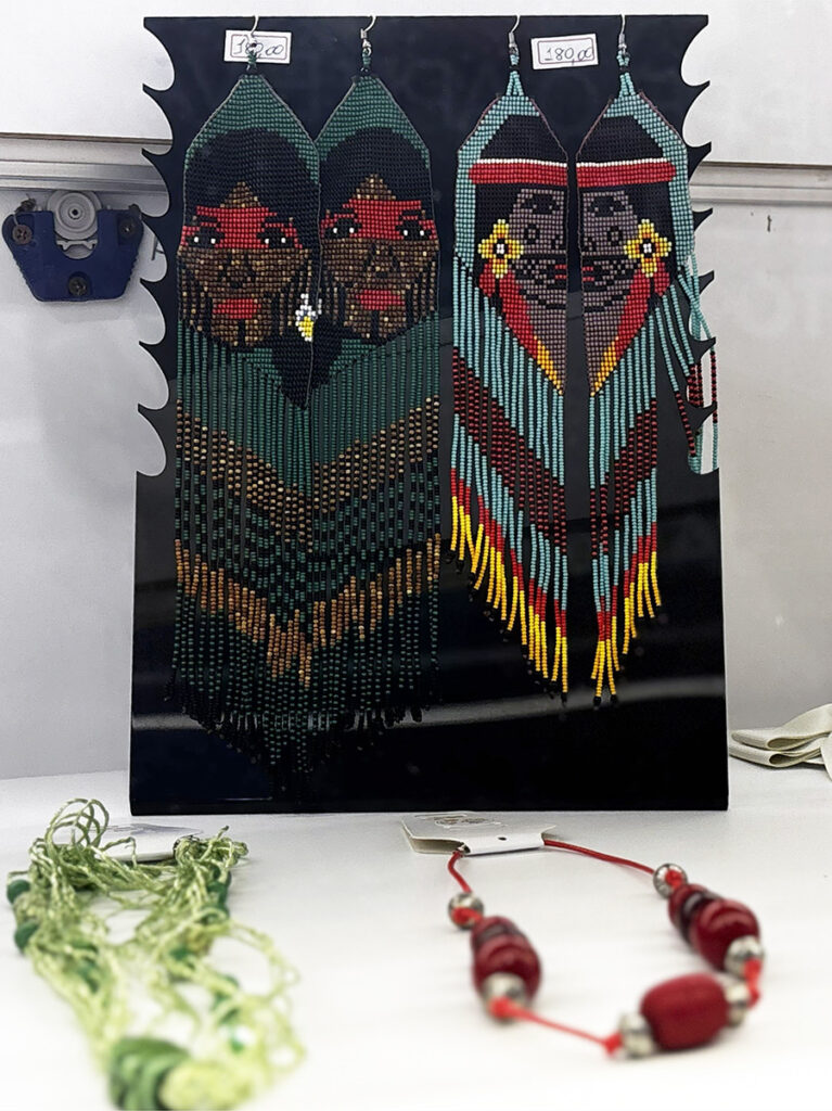 Quiosque Social recebe artesanato da Associação Comunitária da Farolândia