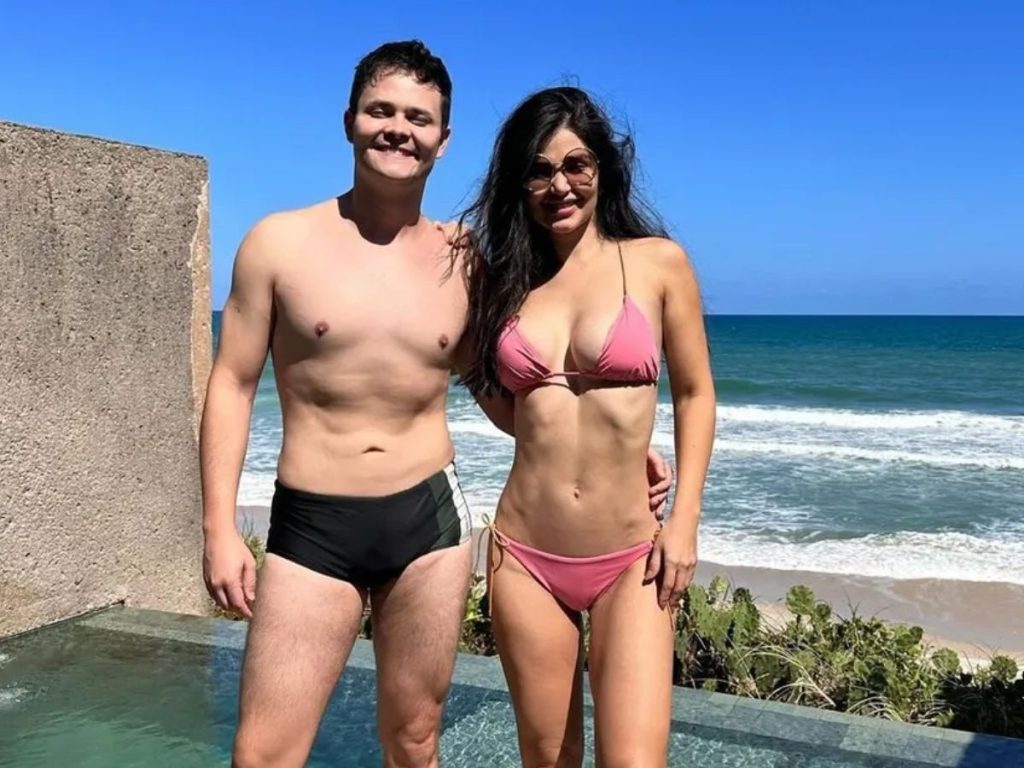 Matheus Aleixo com aliança no dedo indica possível reaproximação com ex-mulher