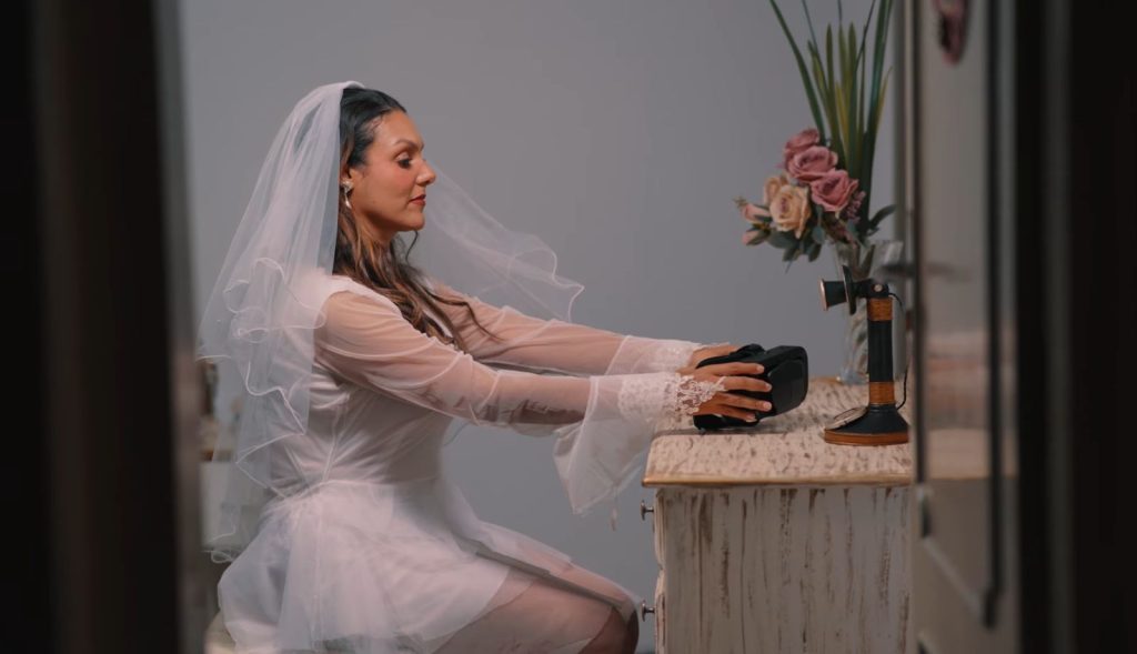 Cantora sergipana Araly lança videoclipe “A Noiva do Século XXI”