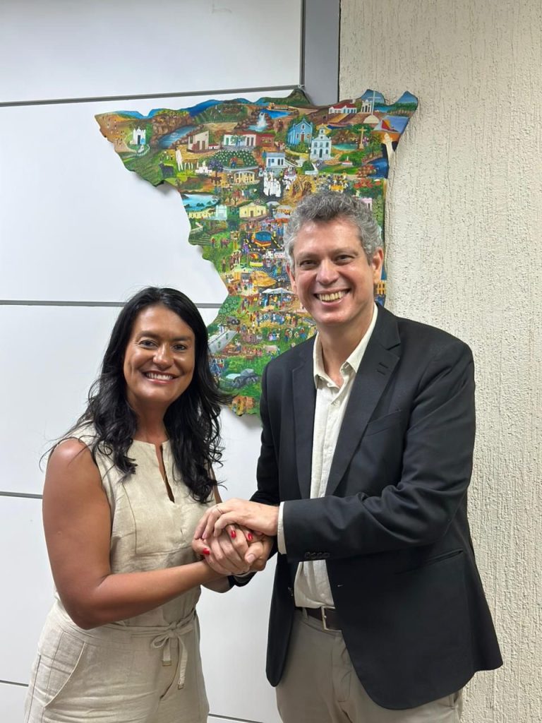 “Márcio sou eu”: Eliane Aquino declara apoio público a Márcio Macêdo em entrevista na rádio